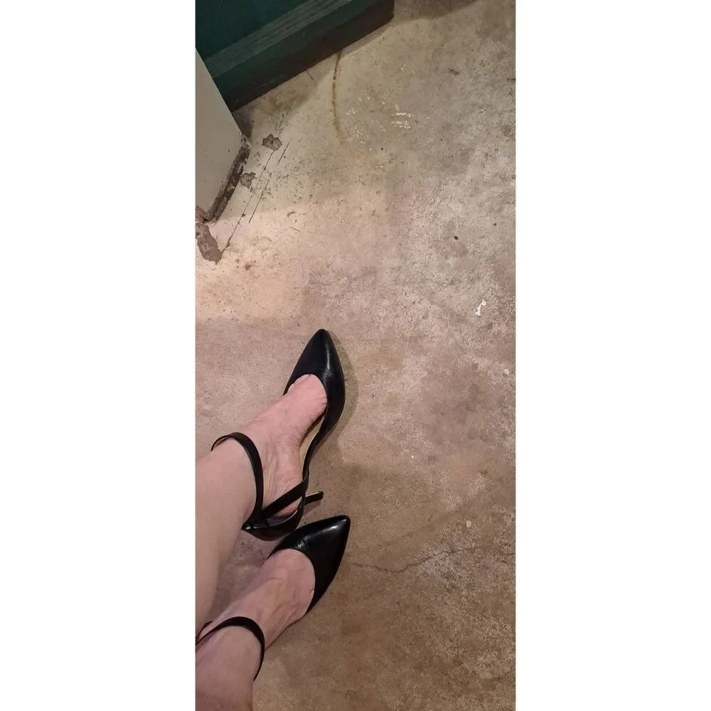 Marc Fisher Black Leather Heels Size 9
